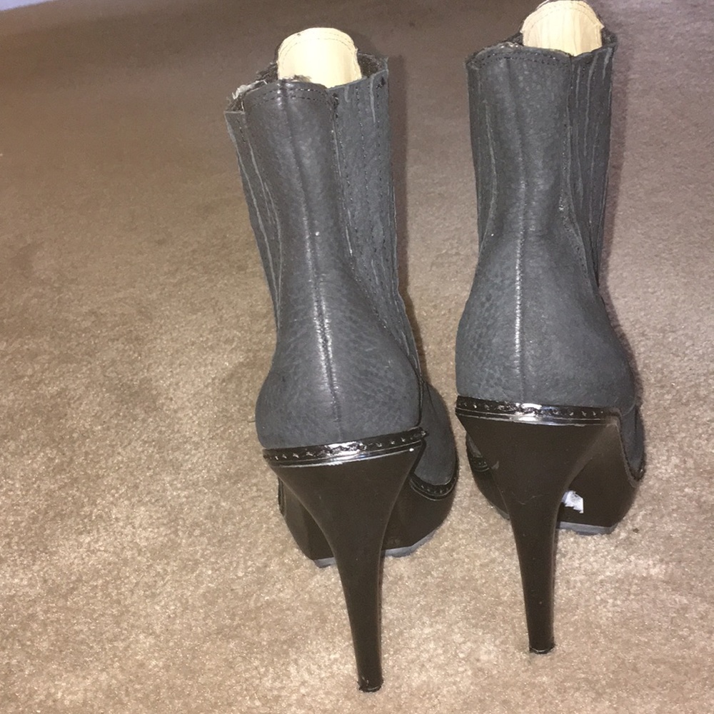 Bcbgmaxazria Black Leather Platform Euc Booties - image 4